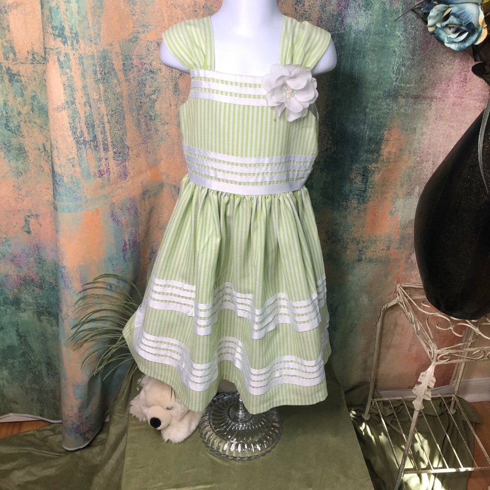📌 Bonnie Jean Cute Striped Girl Dress with a Flower